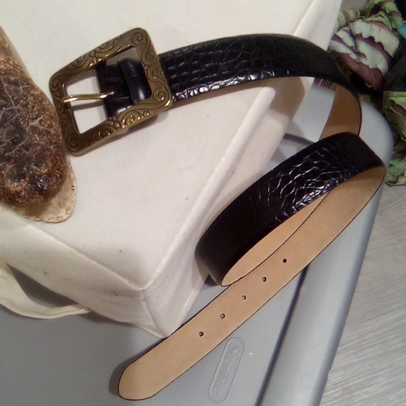 Lake Shore Drive Black Gater Bronze Scrollwork Buckle Belt - Picture 13 of 16